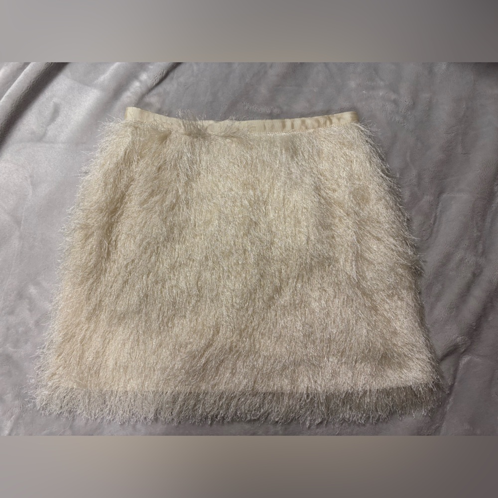 NWOT H&M Eyelash Fringe Mini Skirt Size 8